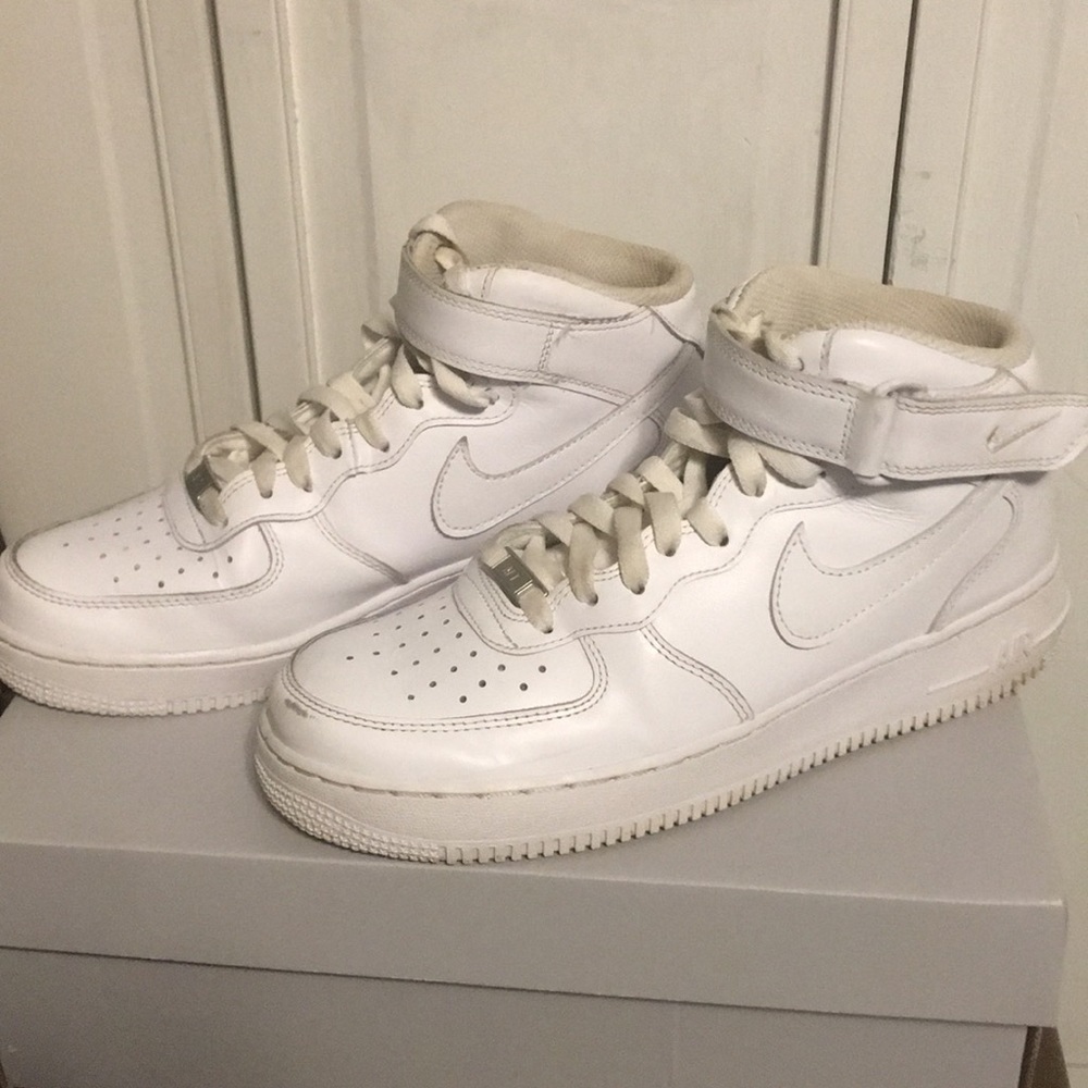 Nike White high top AF 1